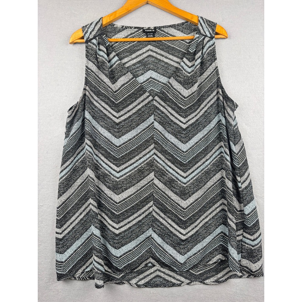 Torrid Sleeveless Blouse Womens Size 1X V Neck Chevron Tank Top